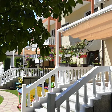 Apartament Duplex Marinn * Костинешти